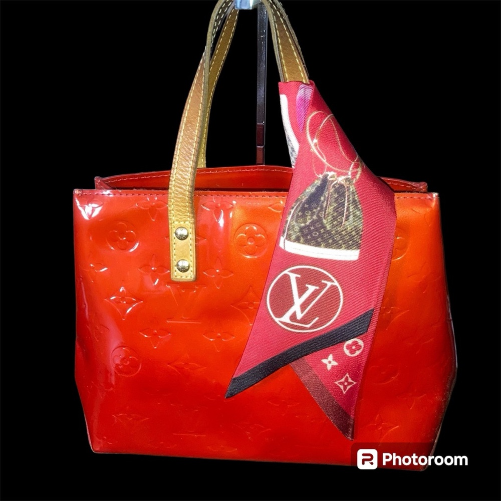 Louis VUITTON Reade PM Monogram Tote Vernis Collection Rouge๐ - Picture 13 of 14